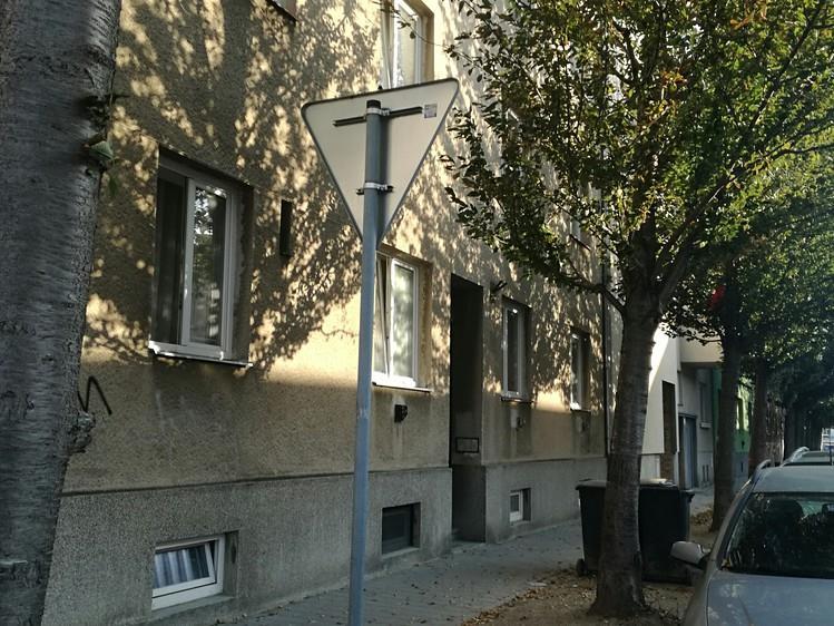 Záznam o prodeji srovnávané nemovitosti č. 3 1. Identifikace Prodej, Byt, 74 m 2, Kolískova, Brno, okres Brno-město Celková cena: 3.170.000 Kč Adresa: Kolískova, Brno, okres Brnoměsto 2.