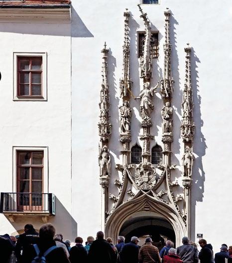 připomínka těžkého žalářnictví. Hrad navíc nabízí skvělý výhled na celé město i na nejvyšší budovu v Brně. Poznáte tak nejlépe Brno historické i současné.