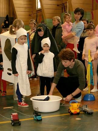 Karneval v Sokolovně Čas rychle běží a letos slavíme malé výročí. Římskokatolická farnost Říčany společně se Sokolem Říčany a Radošovice pořádala již 5. tradiční dětský karneval.