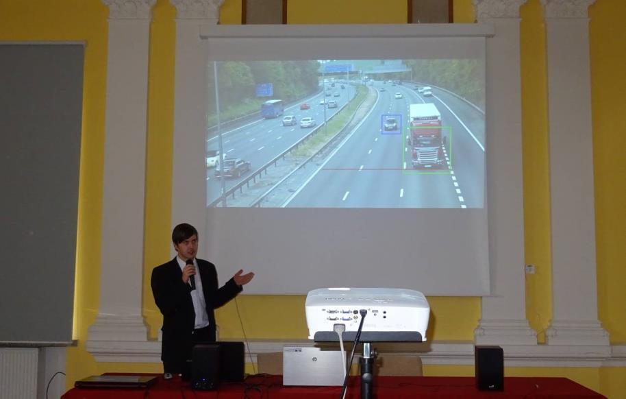 Zadání u oboru Informační technologie vychází většinou z jejich odborné praxe v průběhu školního roku.