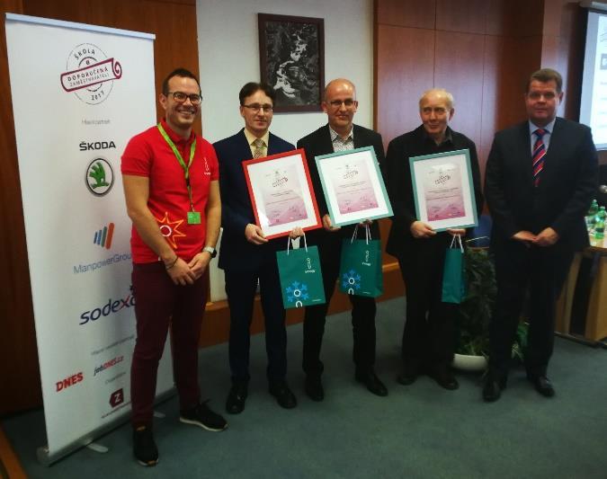 Po předloňském druhém místě a loňském prvním místě ji hlasování zástupců firem opět přisoudilo první místo mezi středními
