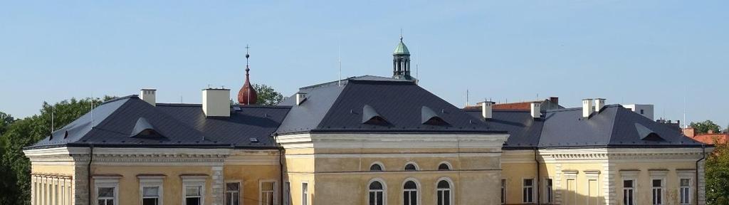 etapa na opravu zbývajících dvou třetin střechy hlavní budovy školy na ulici