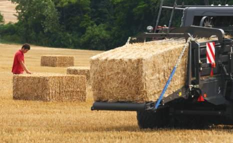 Řada lisů Massey Ferguson 2200 na velké hranaté balíky je díky