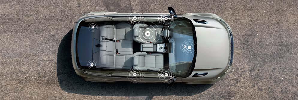 AUDIOSYSTÉMY Interiér vozu je ideálním místem pro poslech vaší oblíbené hudby. Range Rover Evoque nabízí tři různé audiosystémy, které vdechnou vaší hudbě život.