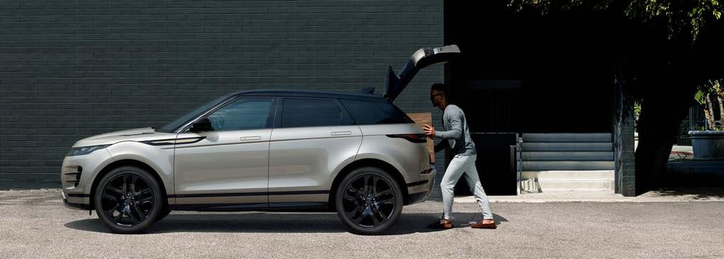 VÝBAVA NA PŘÁNÍ VNITŘNÍ ZPĚTNÉ ZRCÁTKO CLEARSIGHT Inovativní technologie je ve voze značky Land Rover použita poprvé.