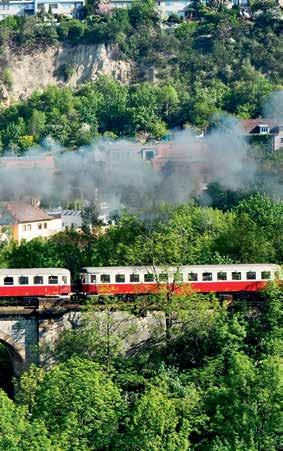 Vlakem na výlet 5 S NOSTALGIÍ 6. dubna, 11. května, 22. června a 19. října 2019 Svezte se po Praze parním vlakem!