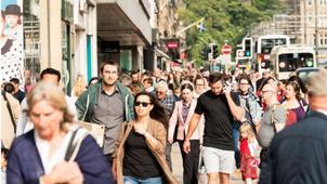 Komu nepodávat FQ gravidním a kojícím ženám dětem do 18 let aktivním sportovcům turistům cesty k moři nebo do hor návštěvníkům solárií pacientům s epilepsií, s