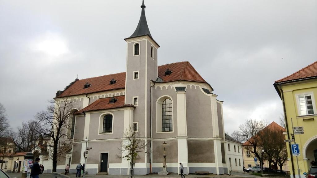 doby nedochovala ani barokní přestavba kostela, kterou navrhl sám Kilián Ignác Dientzenhofer. Do dnešní doby se zachovala jen klasicistní přestavba kostela. obr.