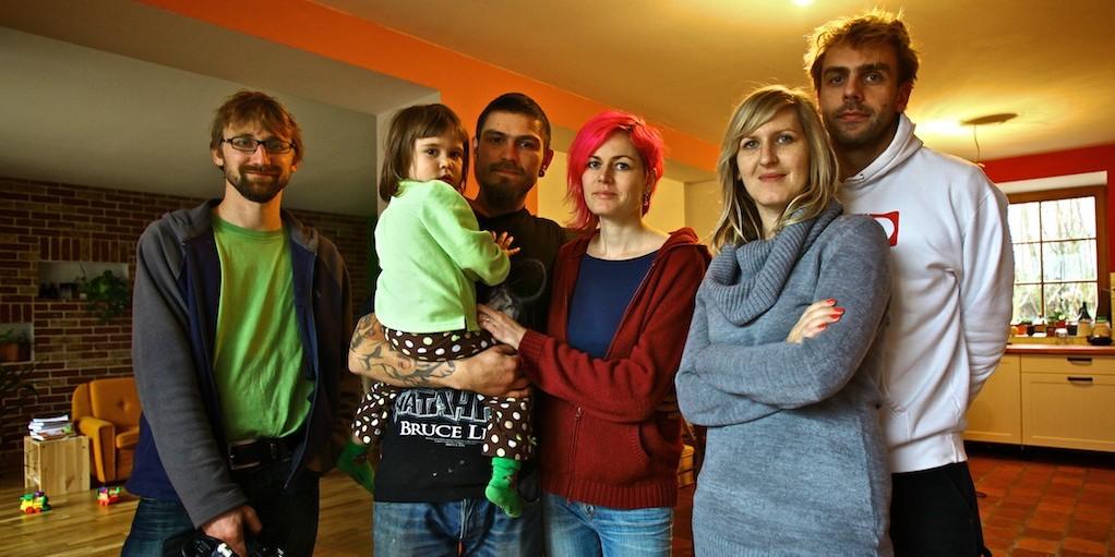 Lze dnes vůbec podat skrze filmový dokument jakousi generační výpověď? Nepracuje s námi sociolog a páry ani nevybíráme napříč společností, aby vznikl reprezentativní vzorek populace.