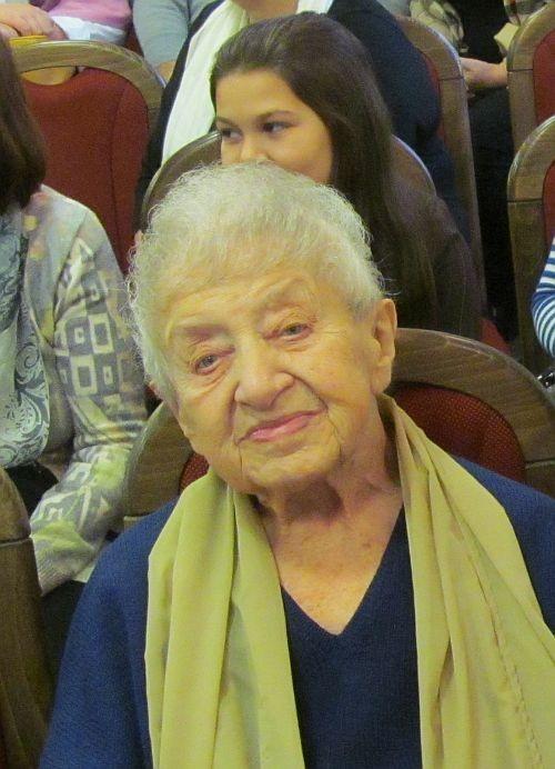 Rozloučení se sestrou Annou Jenčíkovou Dne 26. března, na Bílou sobotu o Velikonocích, kdy i náš Spasitel odpočíval v hrobě, zesnula sestra Jenčíková ve svých nedožitých 95 letech.