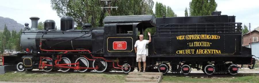u značky zatáčka a kousek dále u mostku, ještě před plotem vše roste (KL15-A032). Hlavně je zde zajímavý austrokaktus. Při zpáteční cestě do TECKA jsme nabrali plnou nádrž benzínu.