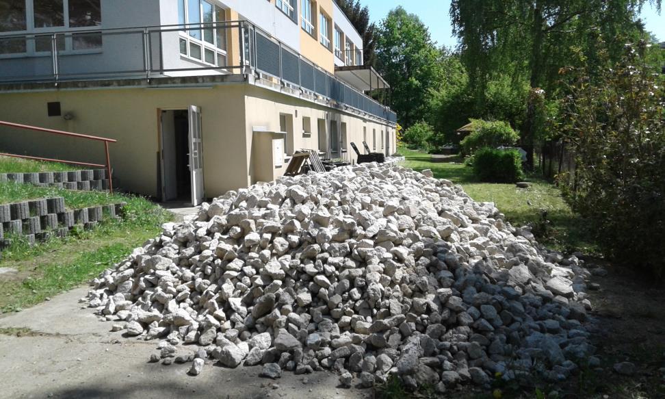 04/2018 Jsme byli demotivování odezvou lidí, politiků, úředníků, médii. V Česku v roce 2018 probíhaly prezidentské volby v 01/2018, které s námi zažili i partneři projektu na setkání v Praze.