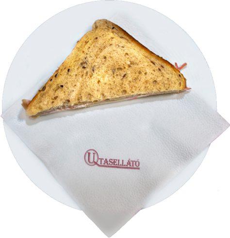 Kanapki, różne 800 HUF 2,50 EUR 80 CZK 12 PLN Saláták Salaten /
