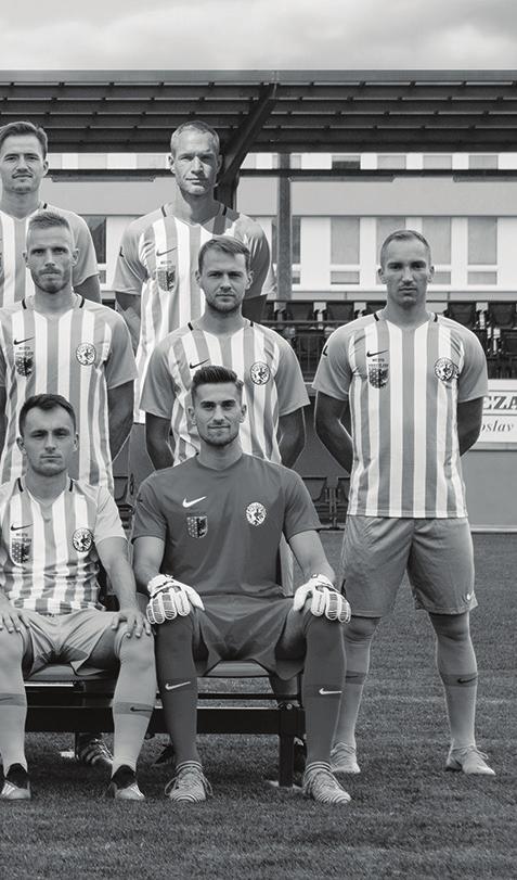 Sus Martin 1989 REALIZAČNÍ TÝM Hlavní trenér: Asistent trenéra: Trenér brankářů: Vedoucí mužstva: Masér: 1.