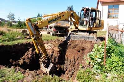 nedokonalému prohoření mohl požár uhasit přívalový déšť nebo bouřka, která spálený materiál spláchla do zahloubeného objektu a po stráni ke Kněžmostce.