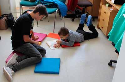 Kristýna Kofránková Tutorské čtení ve III. A Příslušníci SDH Mnichovo Hradiště poutavě seznámili žáky s tím, jak se mají zachovat v nebezpečných situacích ohrožujících život.