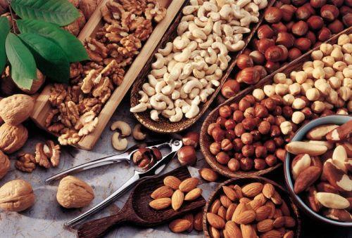 Ořechy, semena, oleje - v celé formě jako samostatná
