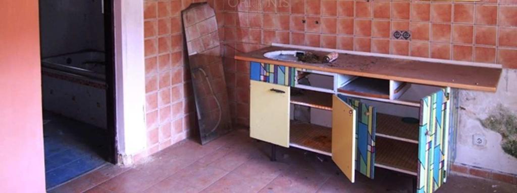 koupelna. V podkroví je možnost dvou pokojů.