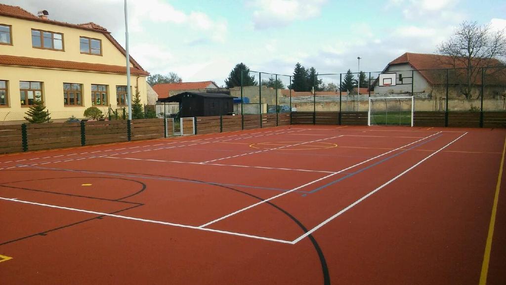 Co se školky týče, po rozšíření kapacity školky na maximální počet 40 dětí se snažíme dále pomáhat s modernizací školky viz předchozí zmíněné projekty.