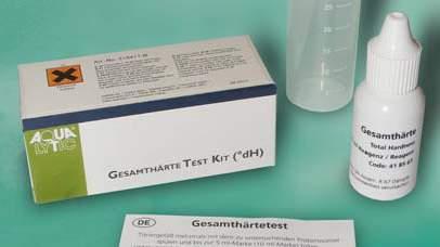 CHEMIKÁLIE, LABORATORNÍ SOUPRAVY A POMŮCKY SORTIMENT 107.