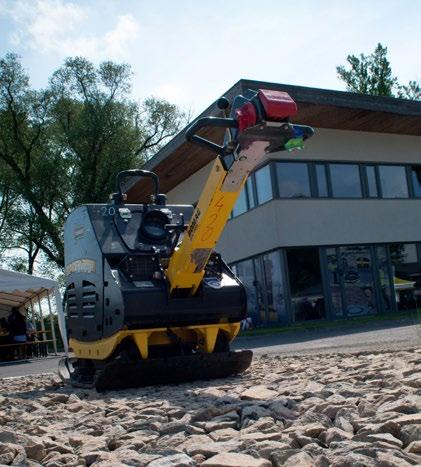PŘEDSTAVENÍ SPOLEČNOSTI V RÁMCI ČR NABÍZÍME A ZAJIŠŤUJEME Komplexní služby v oblasti prodeje, servisu a pronájmu stavebních