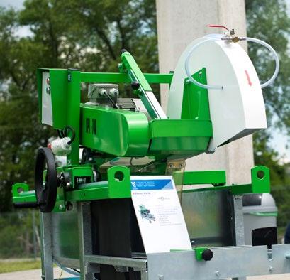 náhradního stroje po dobu opravy Prodej náhradních dílů (specialista na telefonu) Pronájem profesionální stavební mechanizace