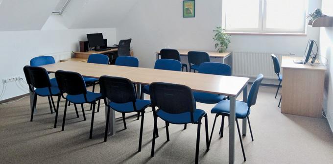 V mnoha žádostech se objevily požadavky na nákup: notebooku, dataprojektoru, tabletu, projekčního plátna, sluchátek, stolní čtecí lupy, ozvučené soupravy s mikrofonem, multifunkční kopírky, SW MS