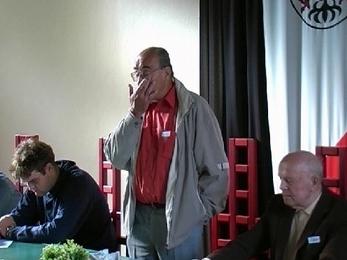 Vyprávěl, jak si jako desetiletý kluk představoval válku v prvních dnech jejího začátku či jak viděl popravy kolaborantů po skončení války.