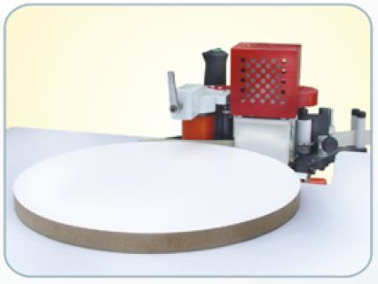 For large workpieces, straight and bent: If necessary, fix the workpiece with the 2 uprights Vaccum suction. Remove the base plate (4) from the device.