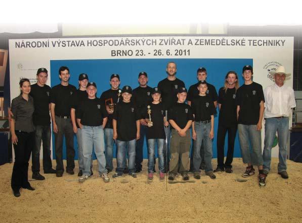 Junior team poprvé na Národní v stavû Jana ehofiová, âschms KdyÏ se na v stavû Techagro v roce 2010 poprvé setkali mladí z fiad chovatelû, aby dali vzniknout novému zájmovému sdru- Ïení, nikoho tehdy