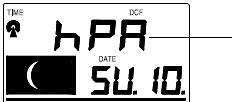 NASTAVENÍ JEDNOTEK TLAKU VZDUCHU hpa nebo inhg Při zobrazení tlaku vzduchu je možné nastavit, aby se tlak zobrazoval buď v hpa nebo v inhg (přednastavenou jednotkou je "hpa"). Blikající hodnota 1.