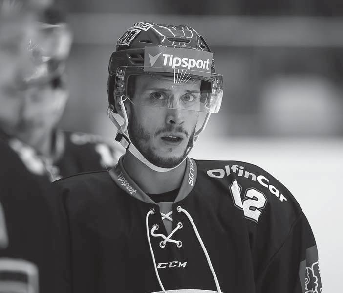 UŽ JSEM SI VÁŽNĚ MYSLEL, ŽE NIC NEDÁM, ŘÍKÁ ÚTOČNÍK MARTIN LÁTAL Martin Látal je jedním z nejrychlejších hráčů extraligy.