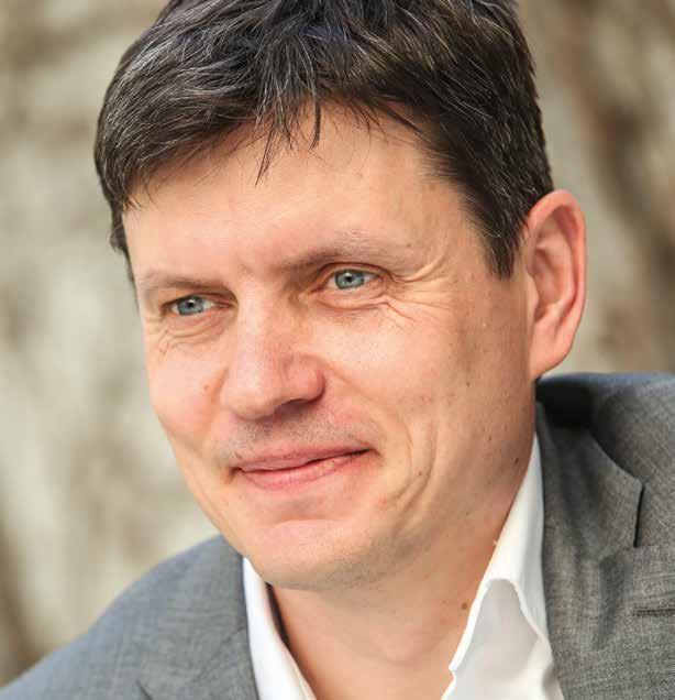 ROZHOVOR Martin Kujal Vystudoval Vysokou školu ekonomickou v Praze. Je držitelem makléřské licence ministerstva financí ČR a také titulu CFA (Chartered Financial Analyst).