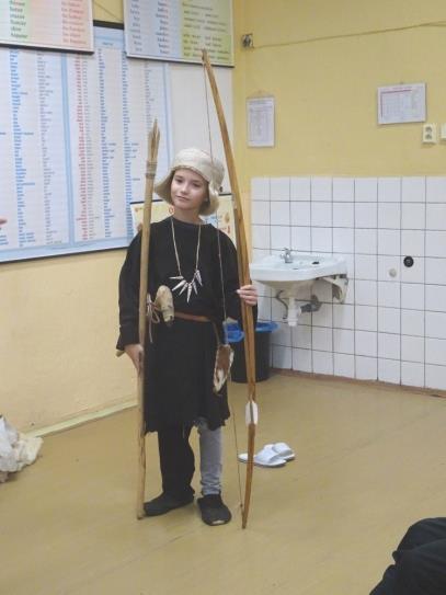 ročník = astronomie, estetika dramatická, estetika výtvarné výchovy, Evropa a my, informatika a komunikační technologie, jak žít ve společnosti, míčové hry dívek, míčové hry chlapců, náš kraj,