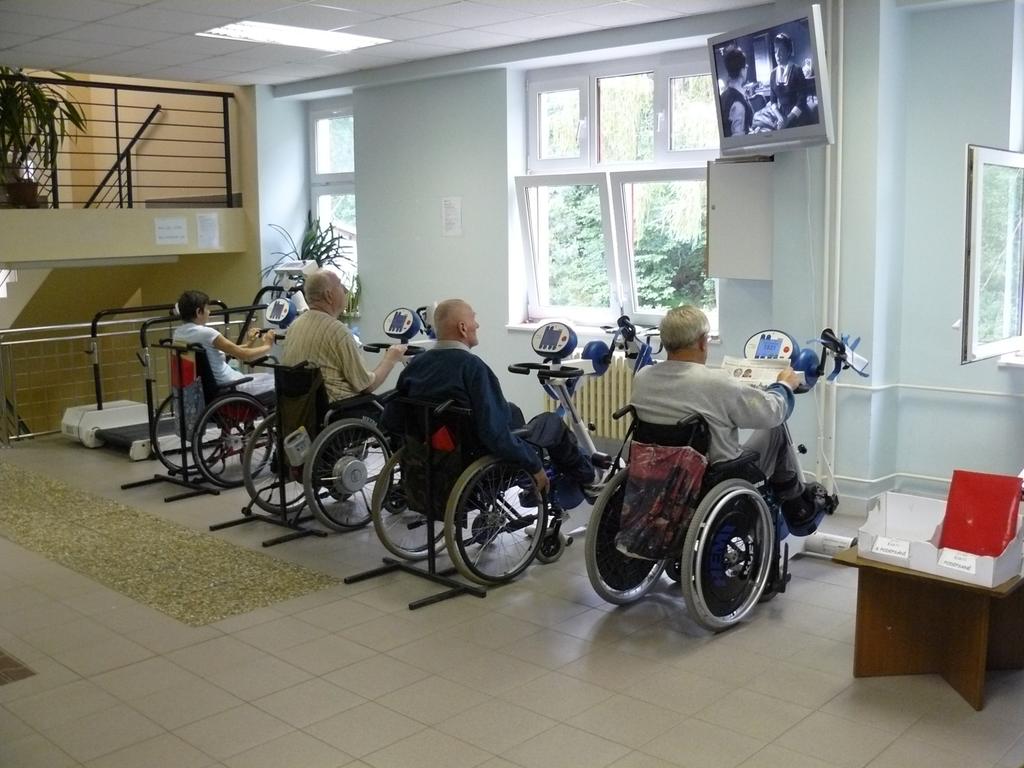 V. KLADRUBY SYMPOSIUM ON INTERDISCIPLINARY NEUROREHABILITATION with international attendance FOCUS ON INNOVATIVE TECHNOLOGY AND TREATMENT MANAGEMENT 2018-11-1/2 l RC Kladruby u Vlašimi V.