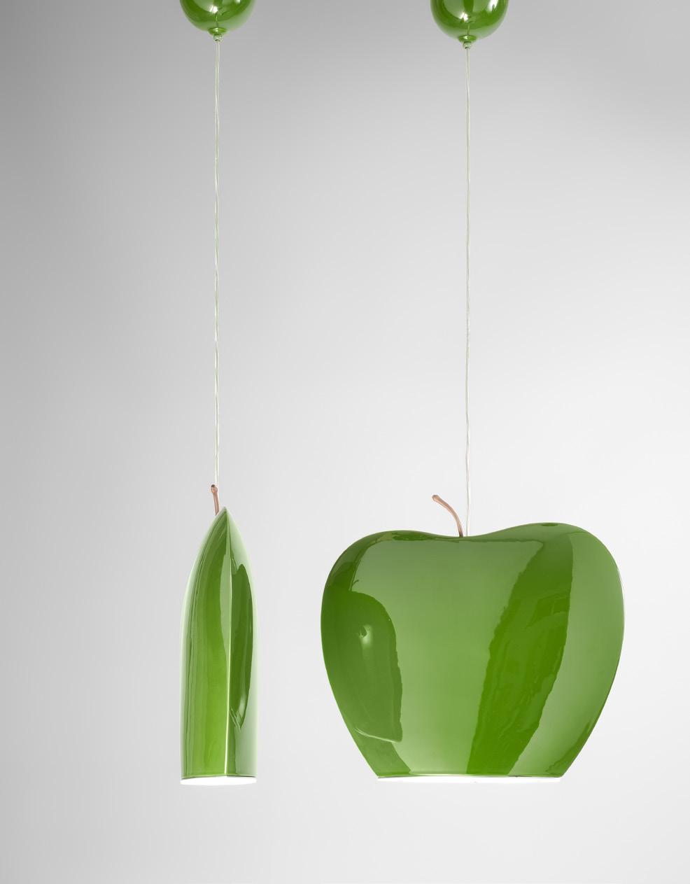 130 Aldo Bernardi LINEA Fruits La serie FRIUTS trasforma la luce in allegria e colore! Sono sospensioni dal design minimale ma di forte temperamento.