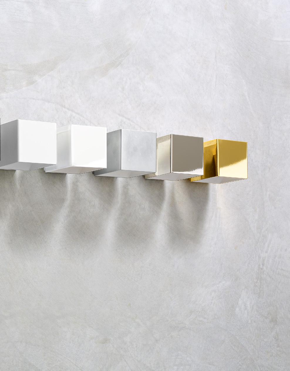 175 BM Finitura bianco matt Matte white BL Finitura bianco lucido Glossy white NS Nichel satinato Satin nickel CR Finitura cromo Chrome AU Finitura oro Gold Cubetto, lampada minimalista dal carattere