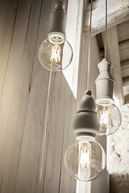 16 Aldo Bernardi LINEA Fate Sospensione singola Single pendant Sospensioni singole che ben si adattano all abbinamento con lampadine decorative presenti nel mercato.