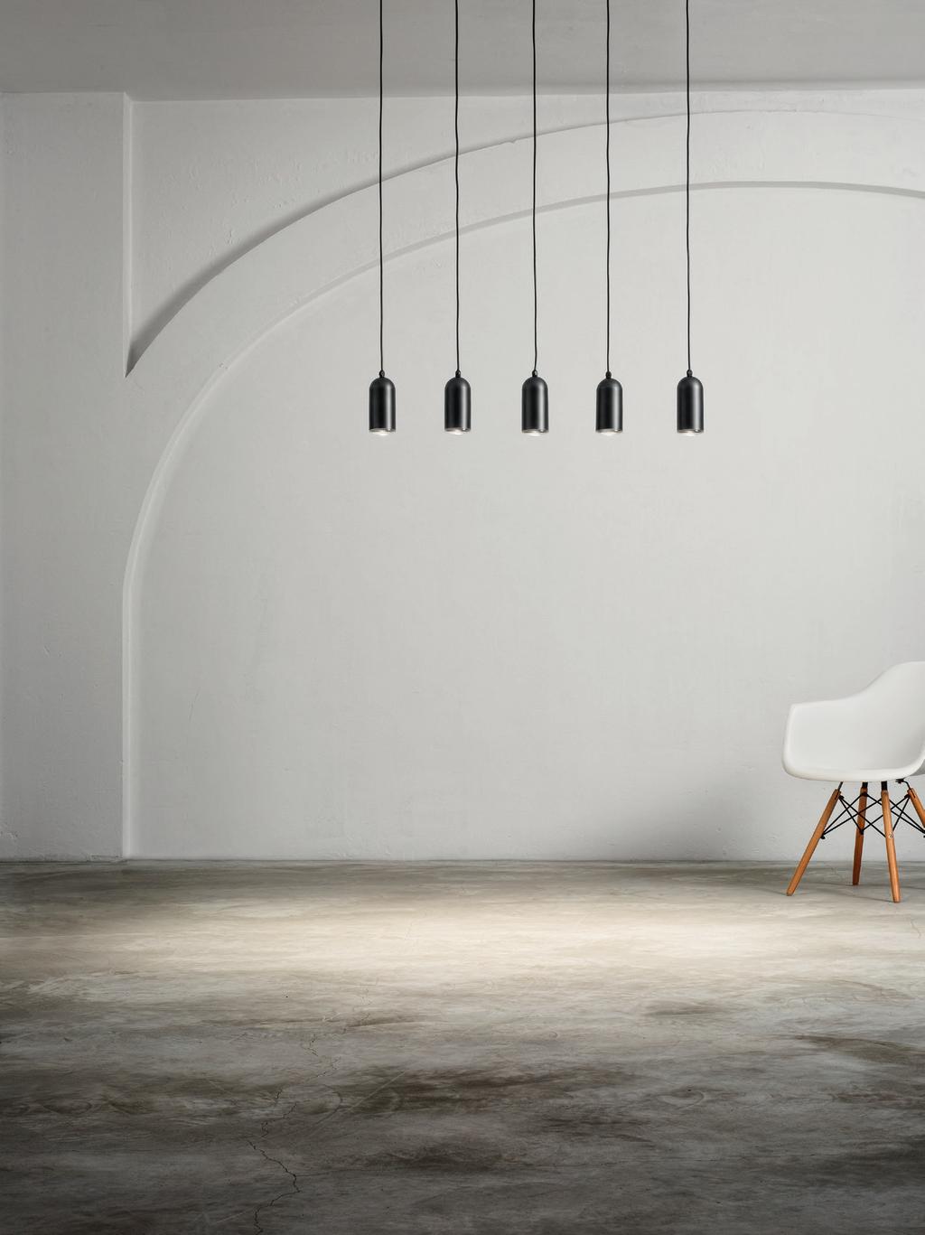 93 Insieme composto da: Set