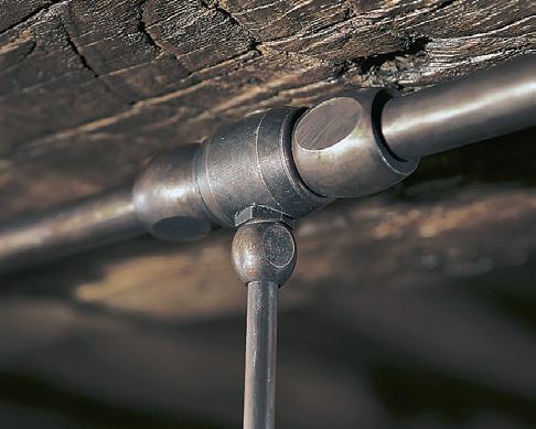 Gli articoli, vanno collegati a tubi di 16 mm. di diametro e a eventuali altri elementi,da ordinare a parte, necessari alla realizzazione di questo tipo di impianto.