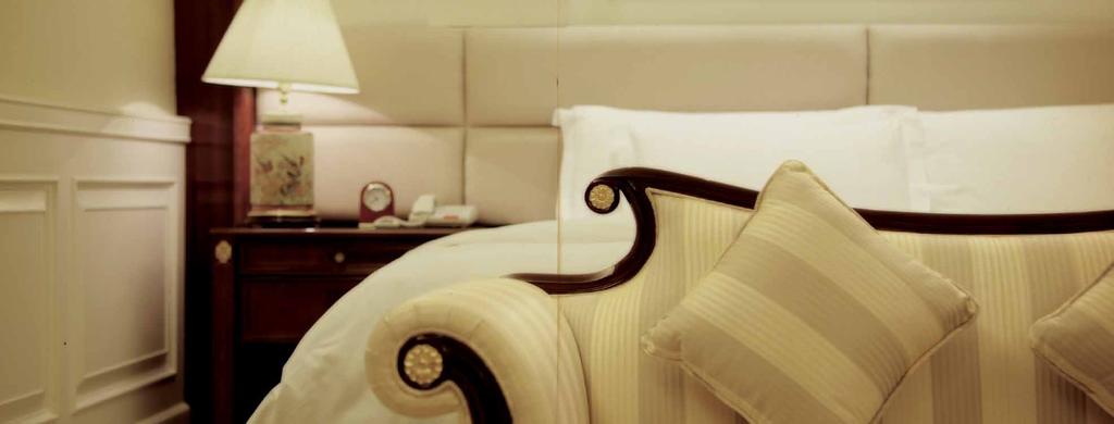 GLAMOUR TRADITION SOPHISTICATION ALL MARKS OF THE