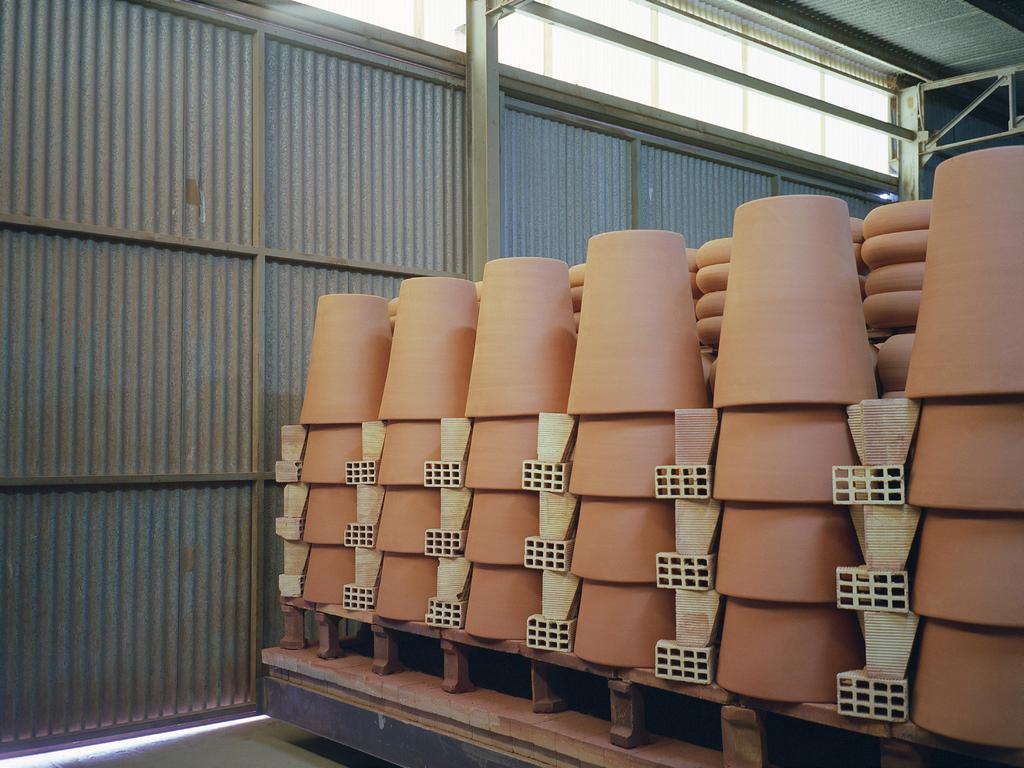 From the relation between the designer and his environment emerge forms and concepts which Pott incorporates in its collections, all handmade following a singular creation process.