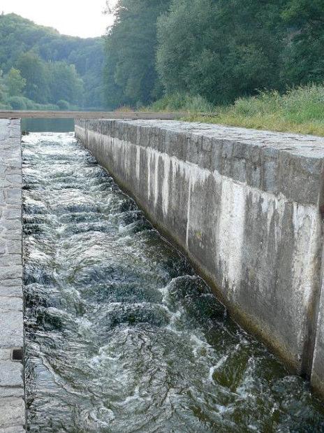 podmínek (většinou nedostatek prostoru), pozor na