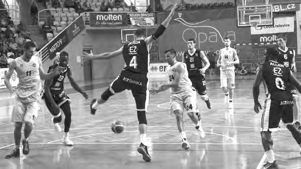Do konce nadstavby zbývají tři kola a do Opavy přijíždí mistrovský. Začátky basketbalu v tomto středočeském městě se datují do roku 19, zprvu na sokolské, později i na nesokolské bázi.