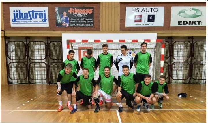 Sportovní činnost: Každoročně škola organizuje LVVZ v tomto školním roce to byly tři kurzy (na Lipně a v Krkonoších), turistické kurzy byly organizovány u 3. ročníků studijních oborů.
