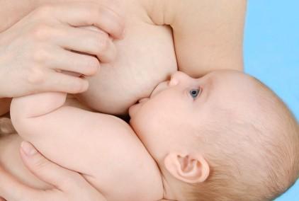 miminek, neklid, špatný spánek, pomalý přírůstek na váze) kouření v období kojení zvyšuje riziko nedostatku jódu a tím poškození mozku dítěte (snížený obsah