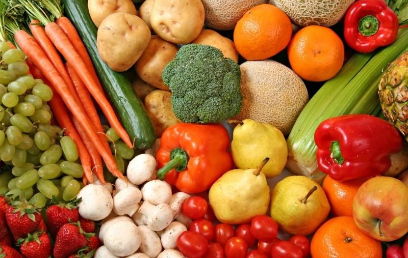 Ovoce a zelenina kuřáci konzumují o 14 % méně porcí O+Z u kuřáků ve srovnání s nekuřáky je nižší příjem mikronutrientů v potravě zajištujících antioxidační ochranu organismu,