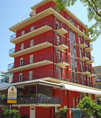 LIDO DI JESOLO - Hotel a apartmány Alla Rotonda*** Poloha: oblíbený rodinný hotel/apartmánový dům se nachází v západní části Jesola a je vhodný pro všechny věkové kategorie, cca 800 m od hotelu se