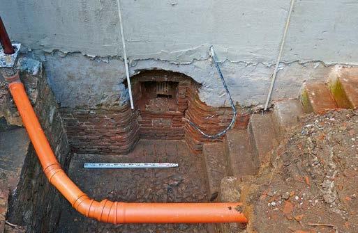 ODDĚLENÍ ARCHEOLOGIE Personální situace archeologického oddělení je dlouhodobě stabilní, pracují zde dva archeologové na plný a jeden na poloviční úvazek.