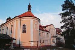 Ostředek (správní obvod obce Benešov), zámek, oprava zahradního portiku. Několik let trvající celková obnova fasád zámku v Ostředku byla v roce 2017 zakončena opravou terasy v ose průčelí do zahrady.